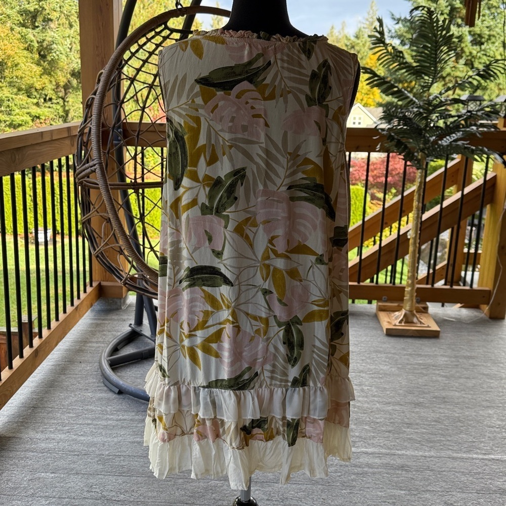 Papillon | Oversized Ruffle Shirt - Picture 5 of 7